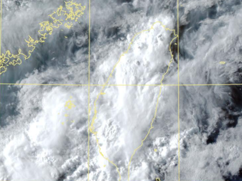 豪雨特報 ! 東半部山區有局部大雨機率 慎防坍方落石、低窪積水